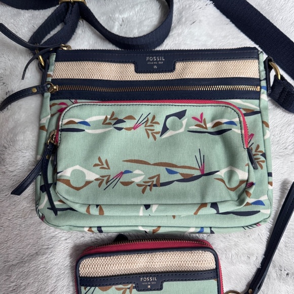 FOSSIL Crossbody and Wallet Set~Excellent like new condition♥️ ($195+$95~new) - Picture 11 of 12